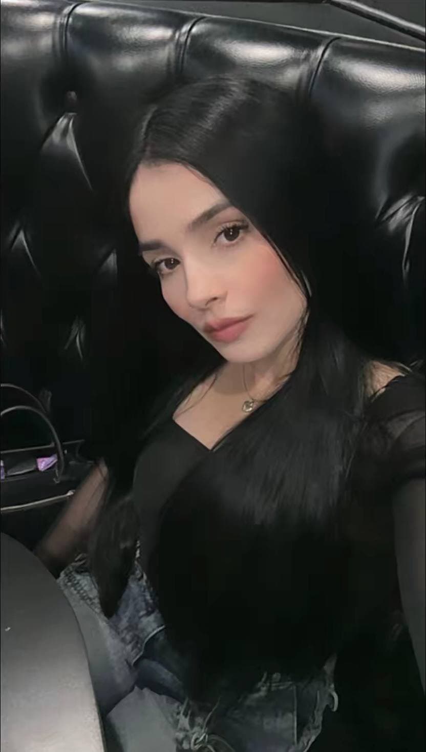 el que siga a mi amiga en tiktok le paso foto de sus tetas. irlandaa198 asi aparece en tiktok