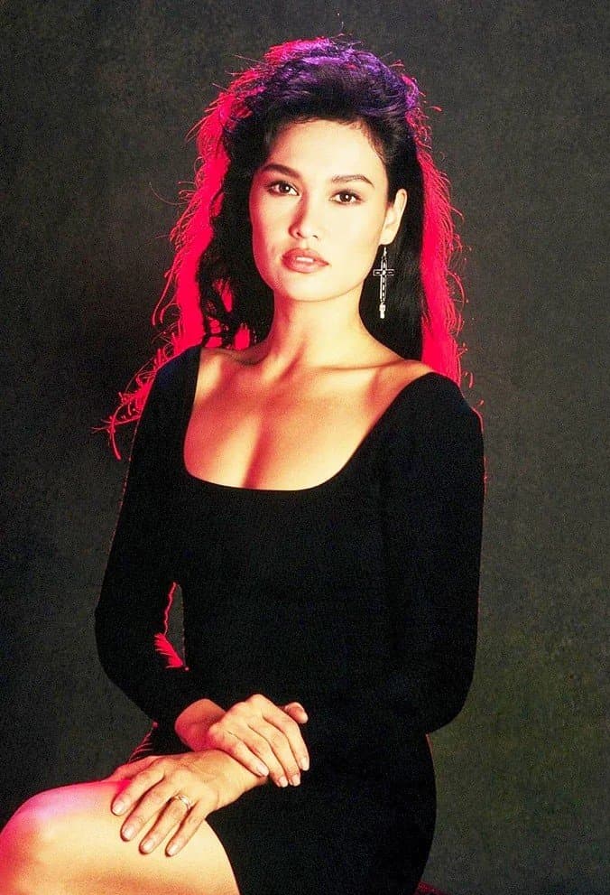 Actress Tia Carrere is your Asian dream woman. This curvy biracial retro celeb is a natural beauty