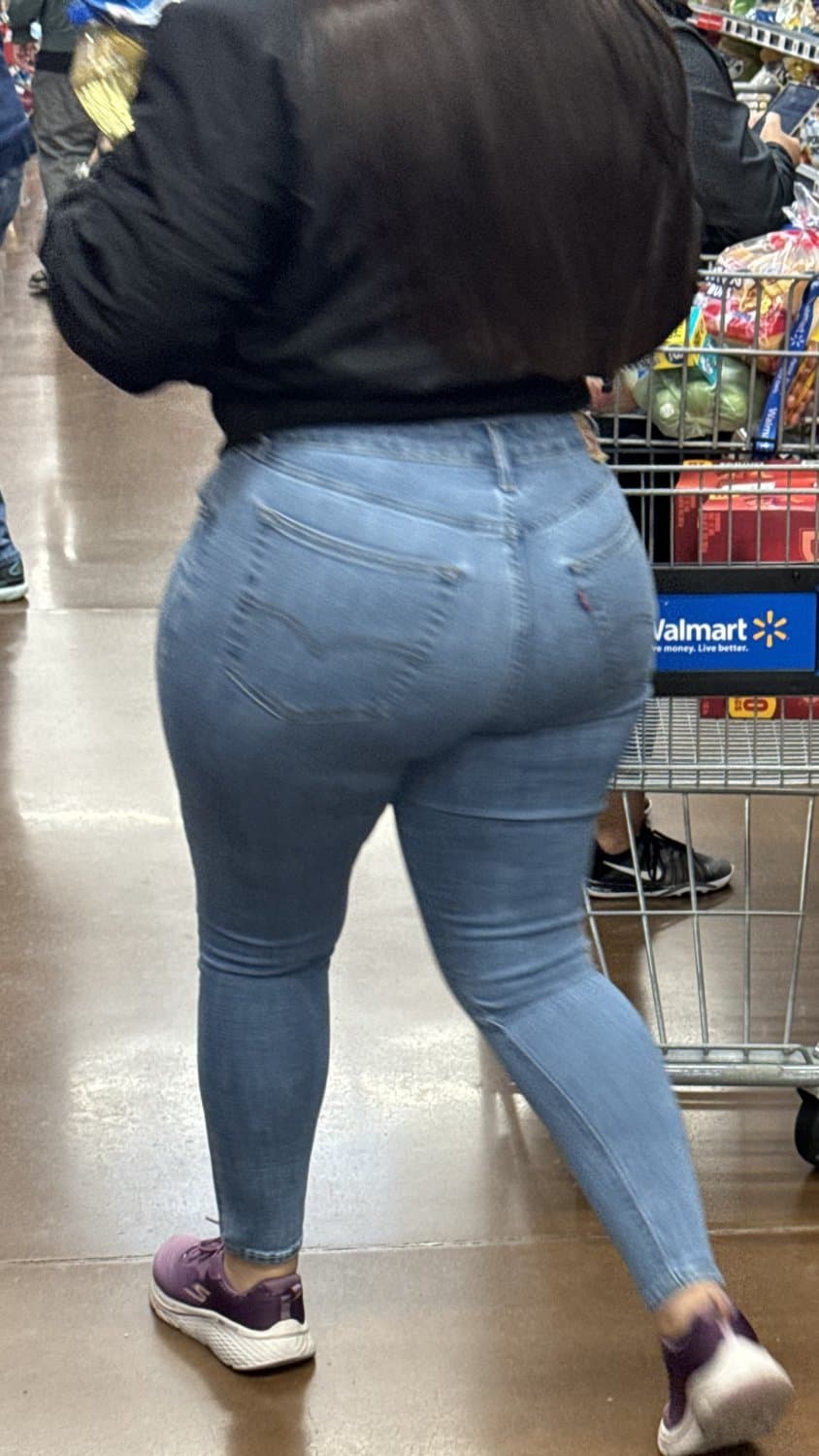 Creepshot : Thick Latina In Denim : NSFW Audio