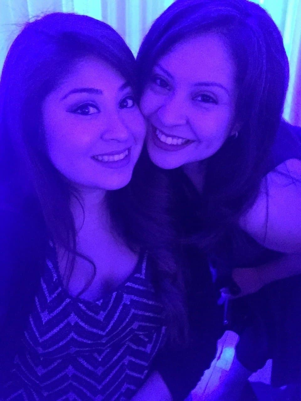 Cheating Latina goes out with friends but ends up in the dorms throating a college kid