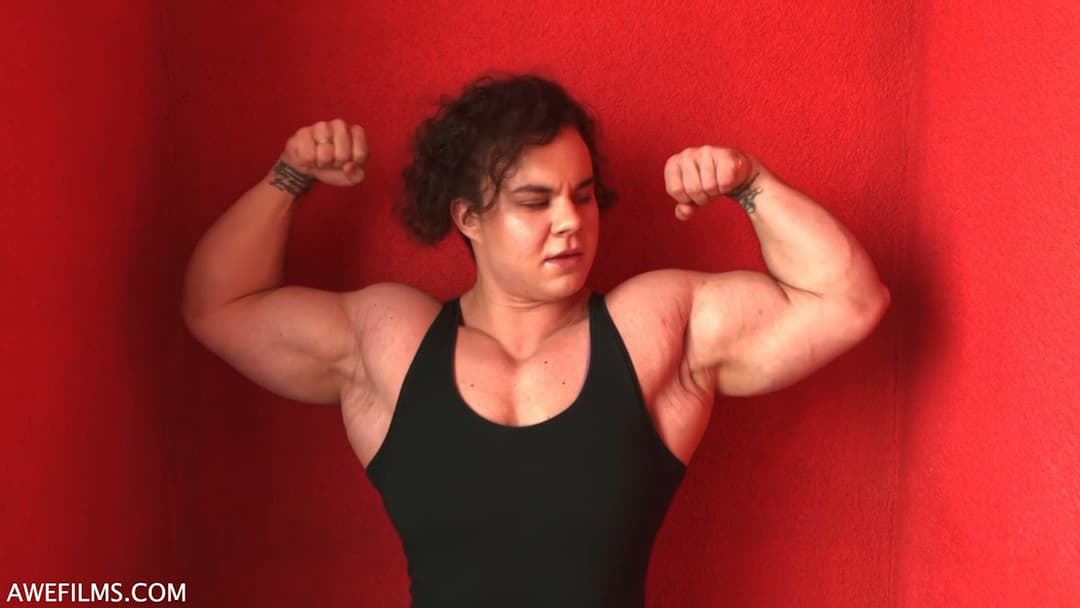 Mrs Korableva, muscle armpits and the strong scent of bodybuilding