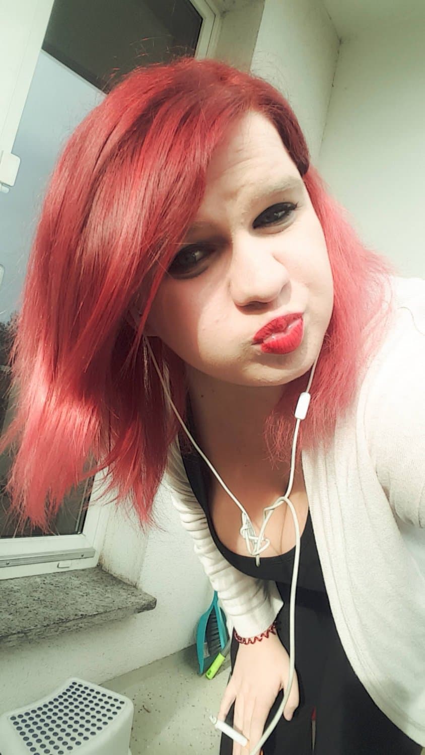 Hot Day Big Cleavage