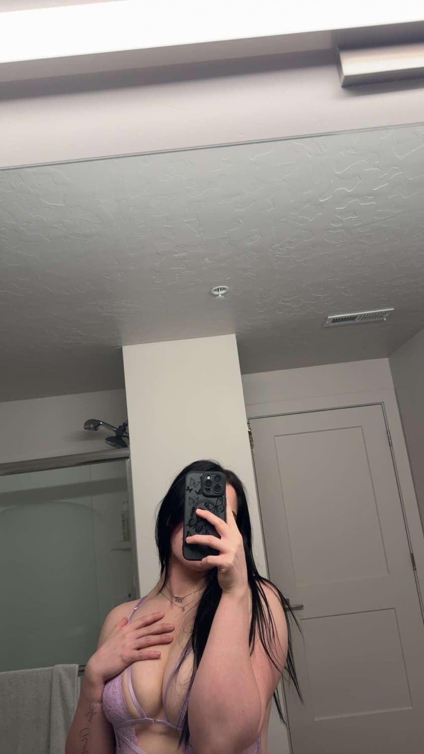 Wife’s second time being shared and getting ready to be fucked.