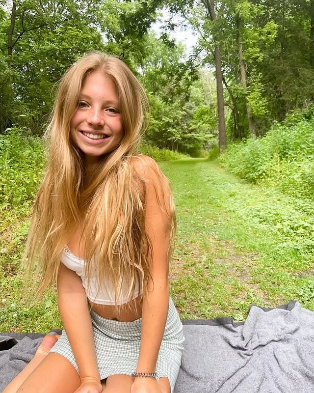 Sexy petite blonde teen Dylan