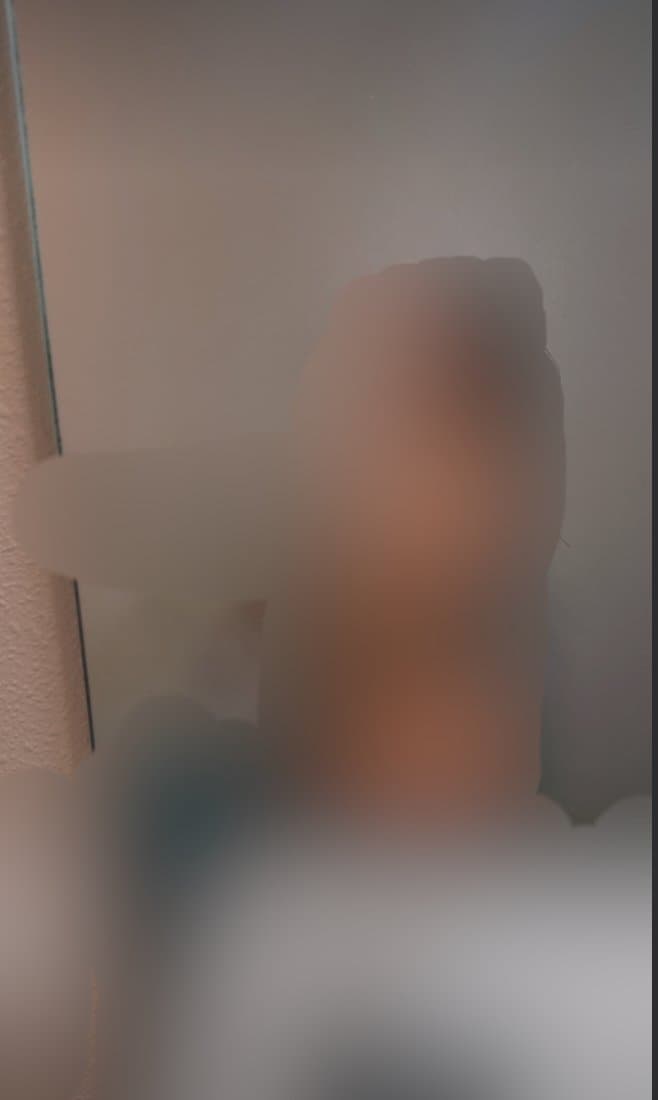 Every 10 likes I’ll lower the blur intensity on my gf 10% till her nude is completely visible. 100%