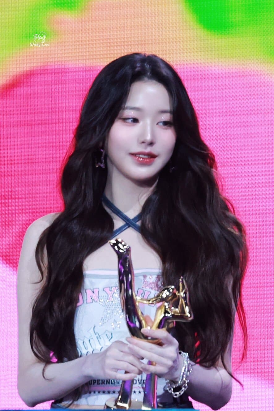 Wonyoung (IVE) Since mega album is full (Part 2 at some point??) KPOP