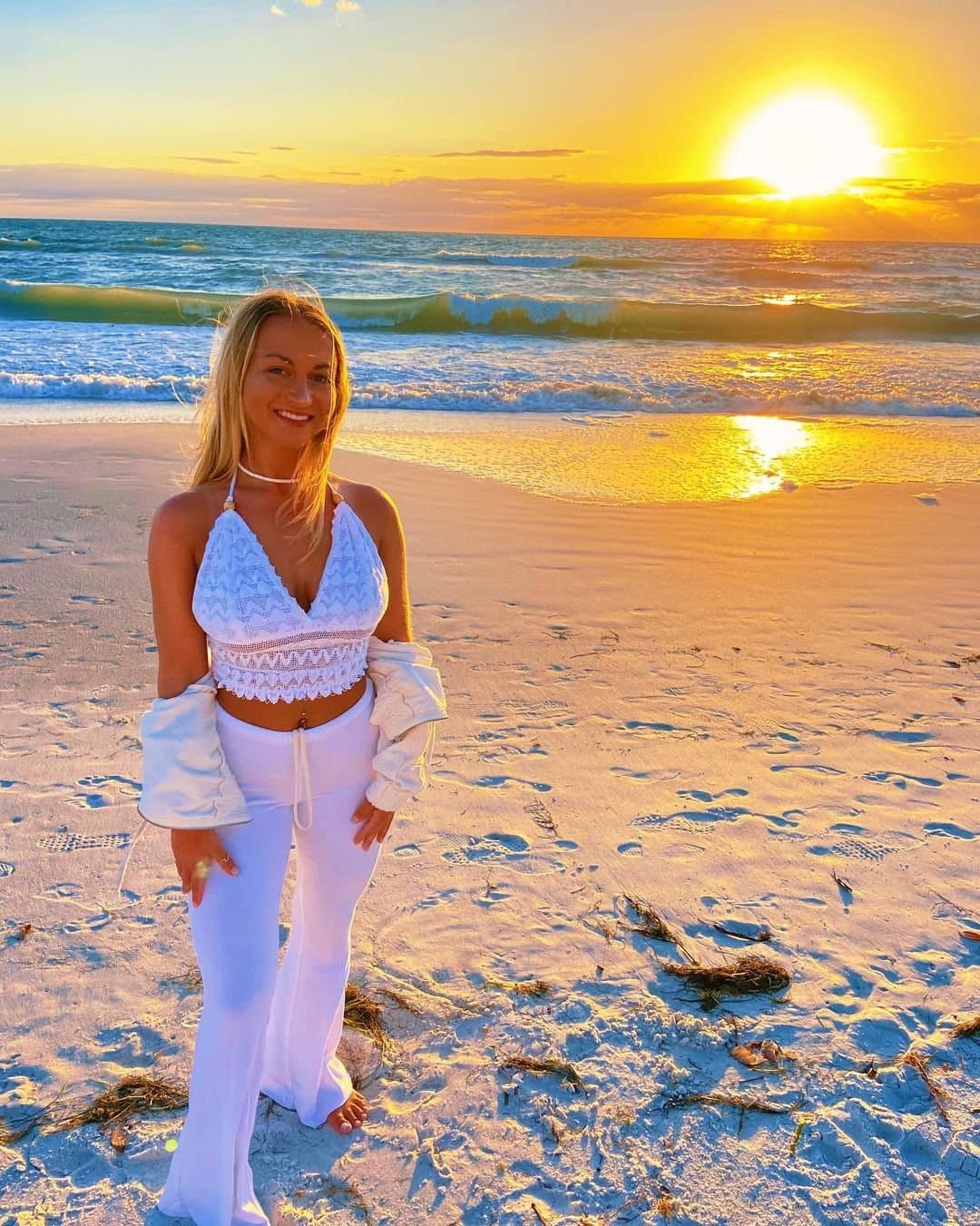 Jealous of walkin in on this guy in my dorm slapping and sliding his hard cock between her nice tits