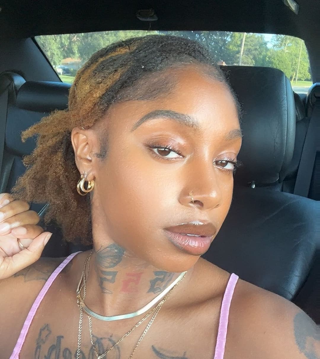 just wanna cum all over this black thot