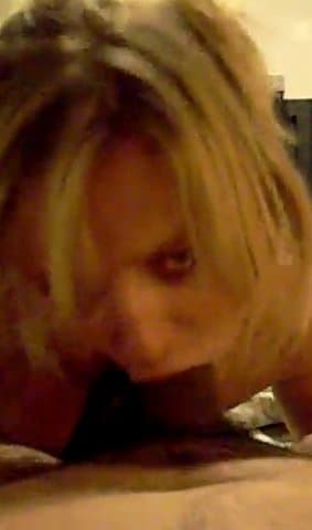 Amateur wife sucking cock horny home wife sucking