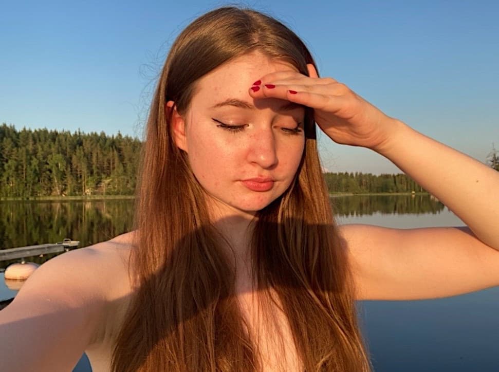 Finnish slut Henna with a banging body