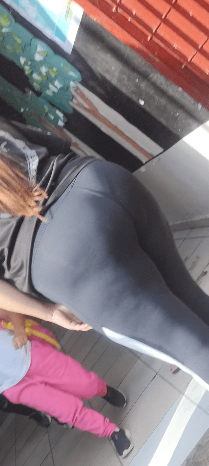 Blonde big ass + Nice ass close + Young Ebony hot ?