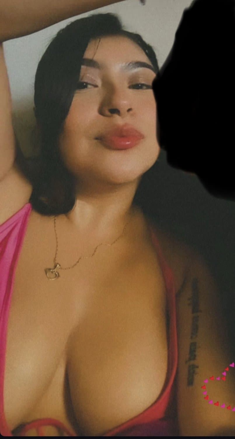 Sexy big tit Latina milf IRL