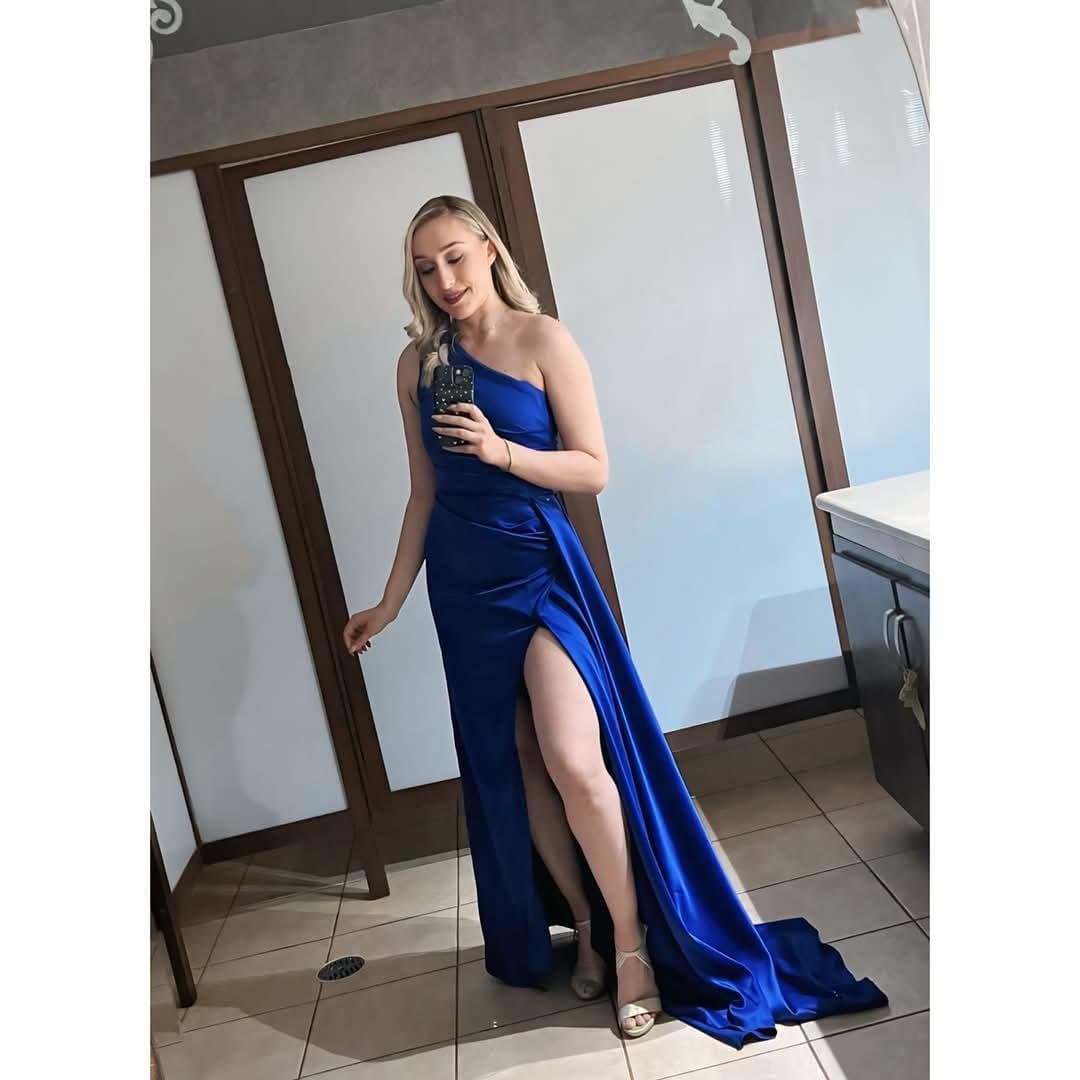 Mom and niece(fake)nudes