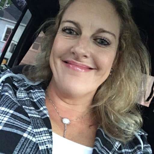 Very kind of Ann to show off her pussy to the camera before getting a fantasy fest body painting