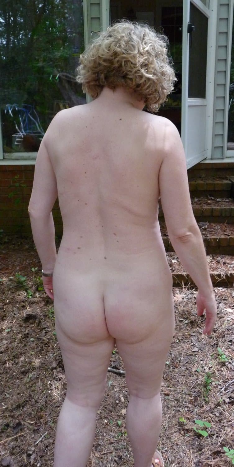 chubby wife naked outside