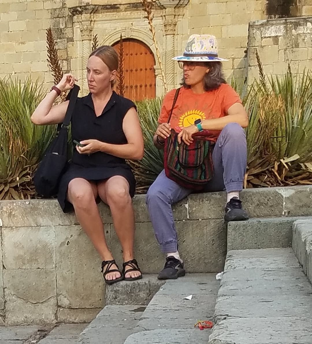 blondie in drees  (legs)