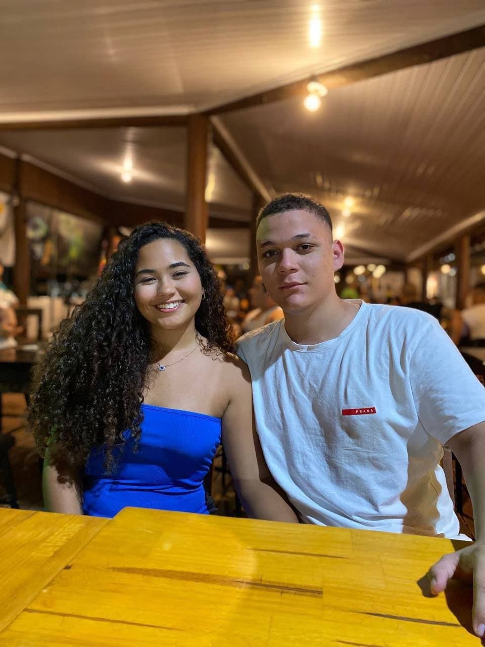 surreal, mais uma novinha com um rabasso gigantesco vazada