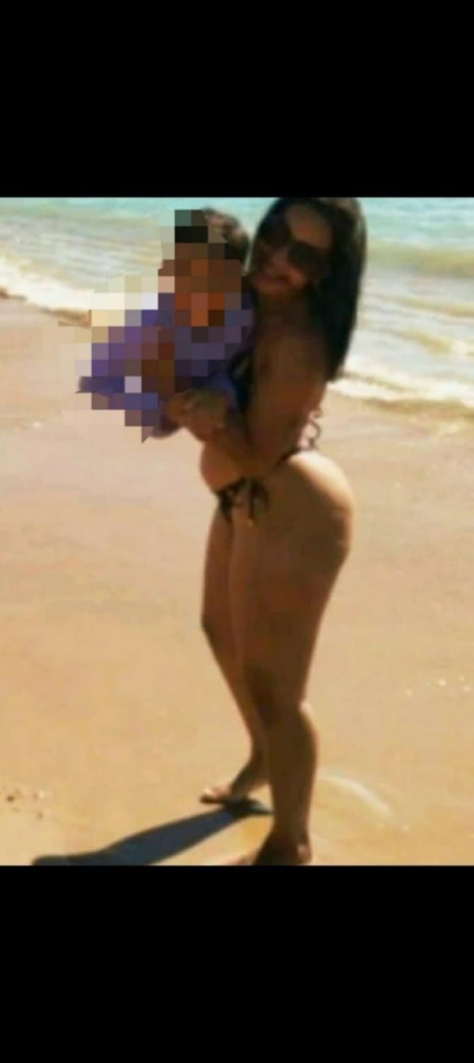 Das irmãs vc vai de qual magrinha ou a rabuda? Alana ou Alana ?