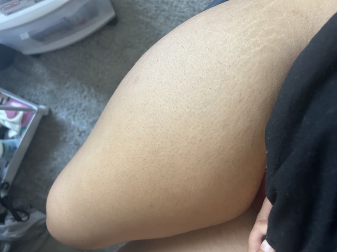 Curly head Afro Latina gold digger