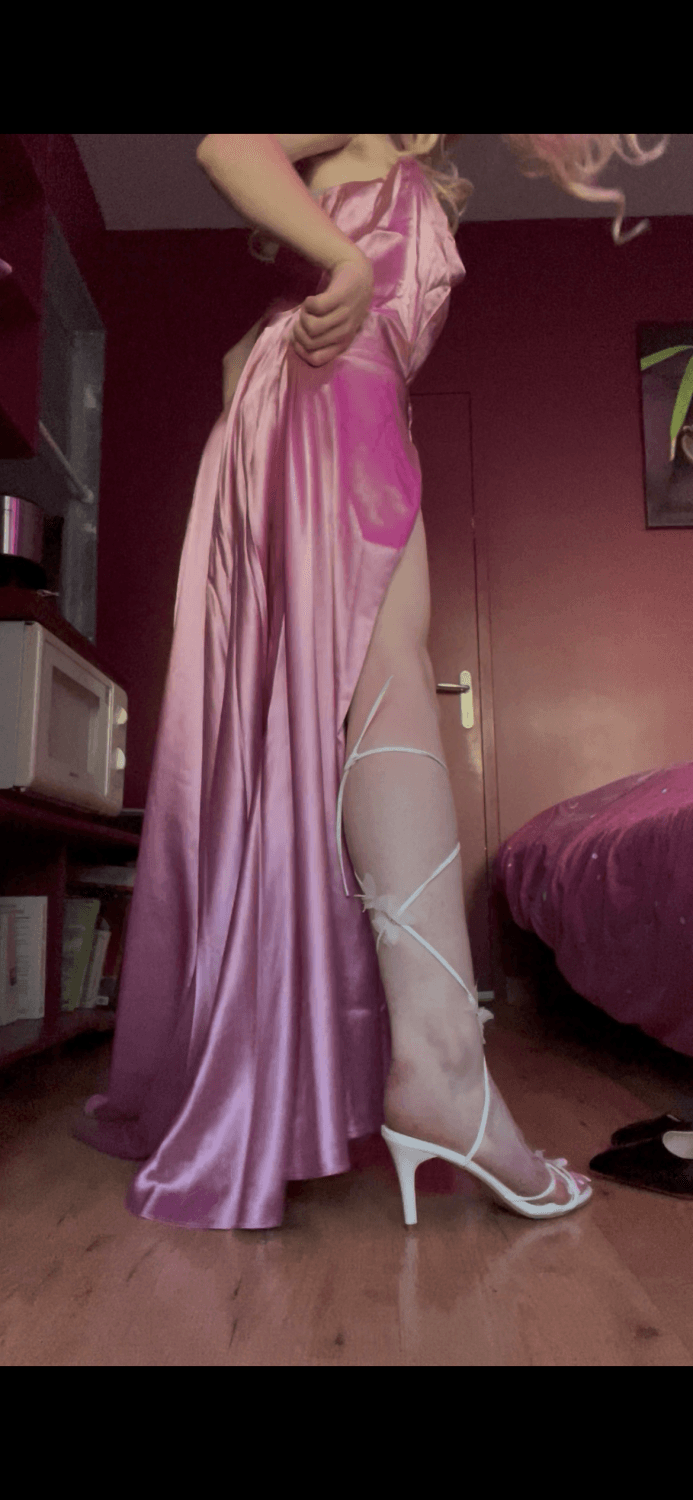 nails done ? and new sissy outfits