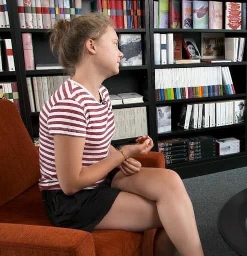 Who doesnt love gooning to greta she is so hot dm me to worship her