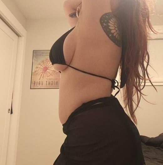 Shy big titty goth GF has no idea she’s a webslut ?