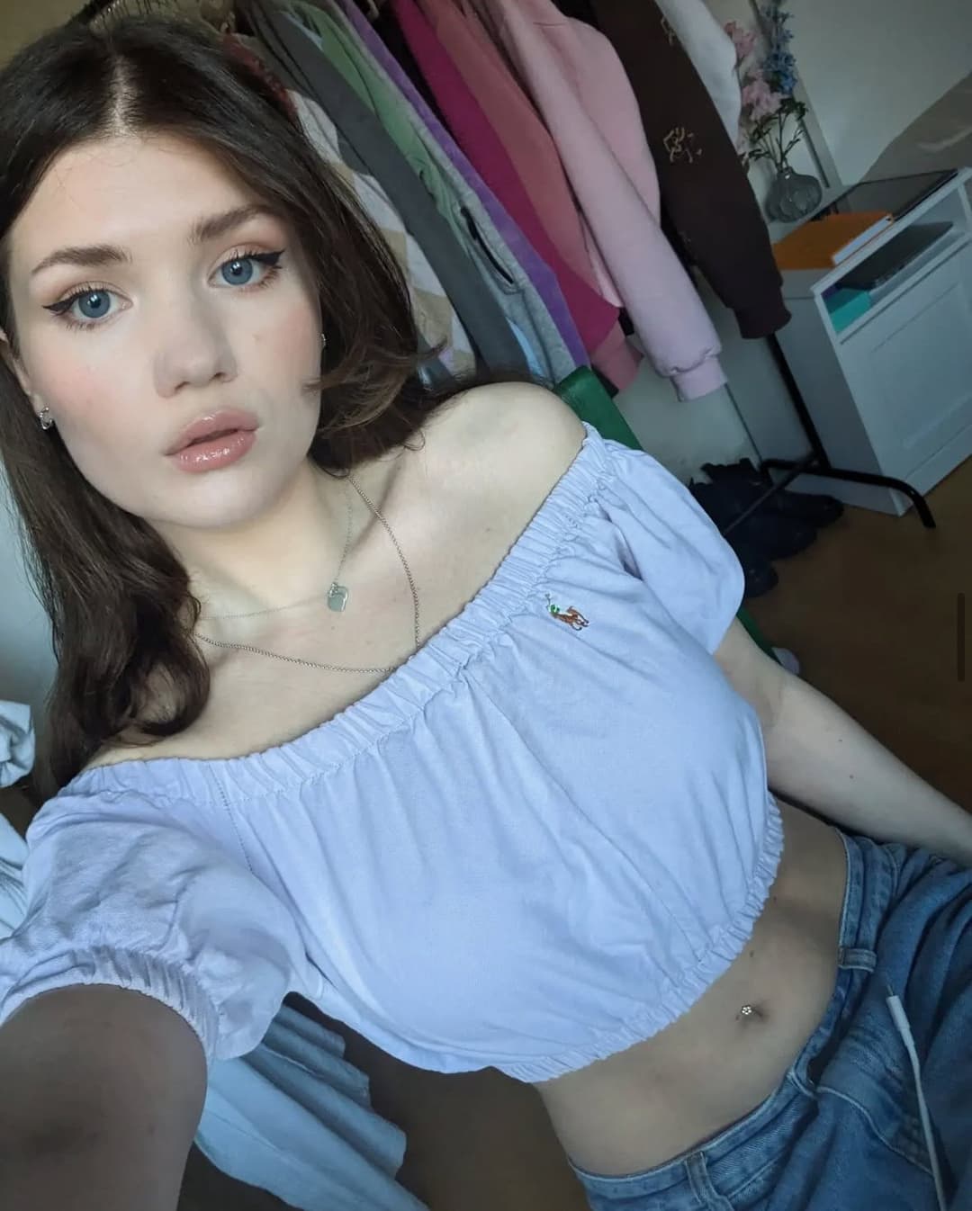 I would without a doubt impregnate every single of Charlottes holes as soon as I got the chance….