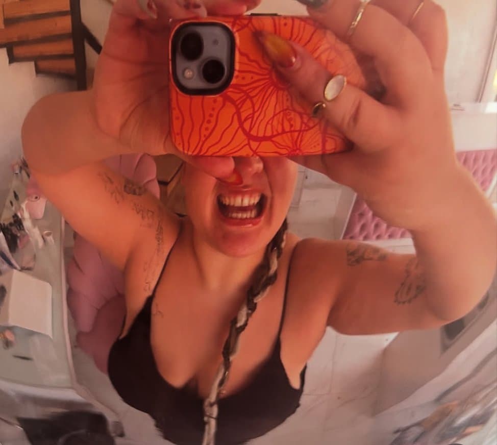 big boobs bbw showing her boobs under her Clothing