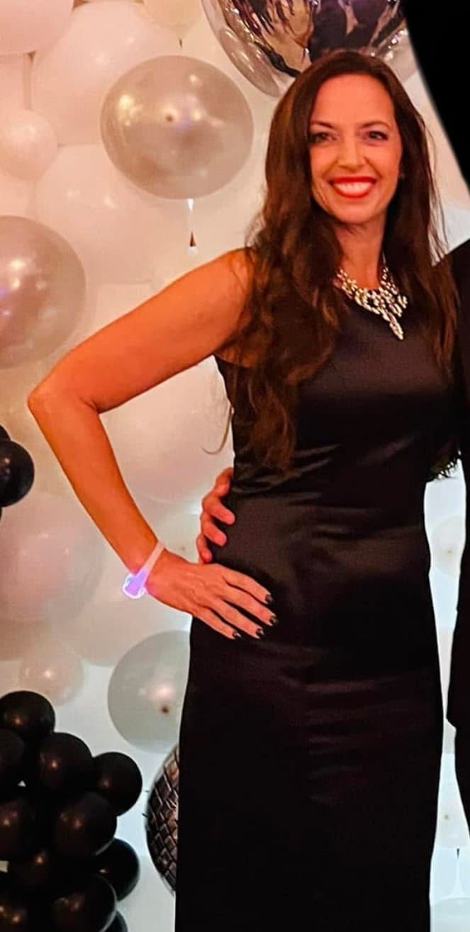 MILF with Big boobs and nice dick sucking lips