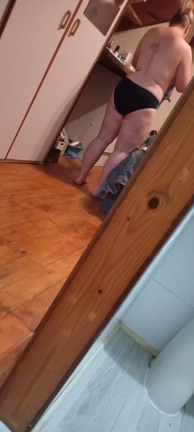 Sneaky 2 getting dressed