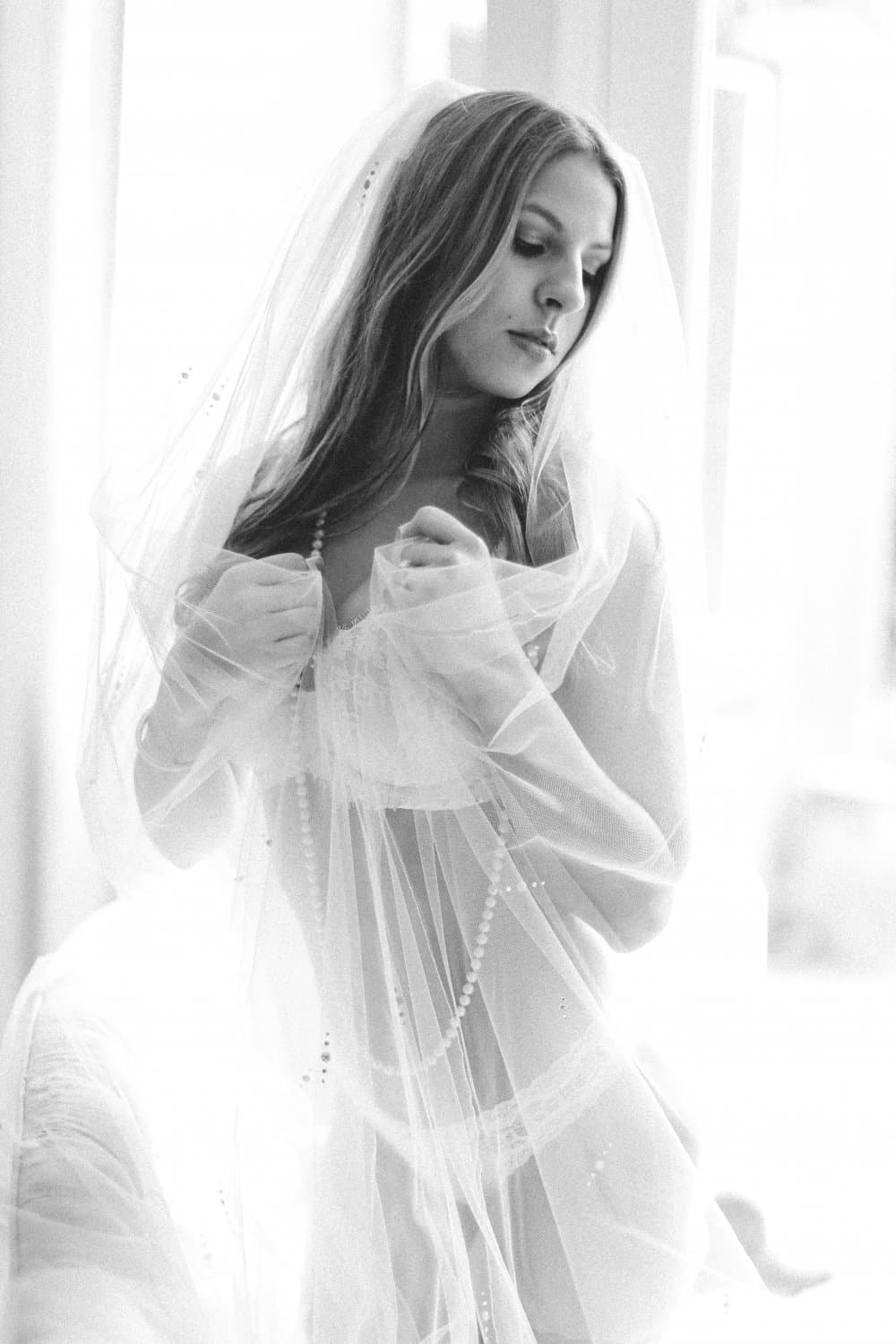 Click to view full size Curvy Beauty