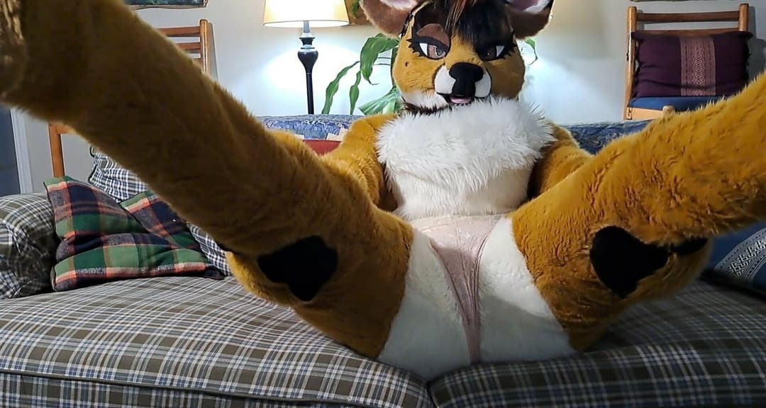[FURRY/GAS] ?? deer fursuiter teasing and having gas (ļôťûșľâfâŵń/jǎčķâļșťŷļê)