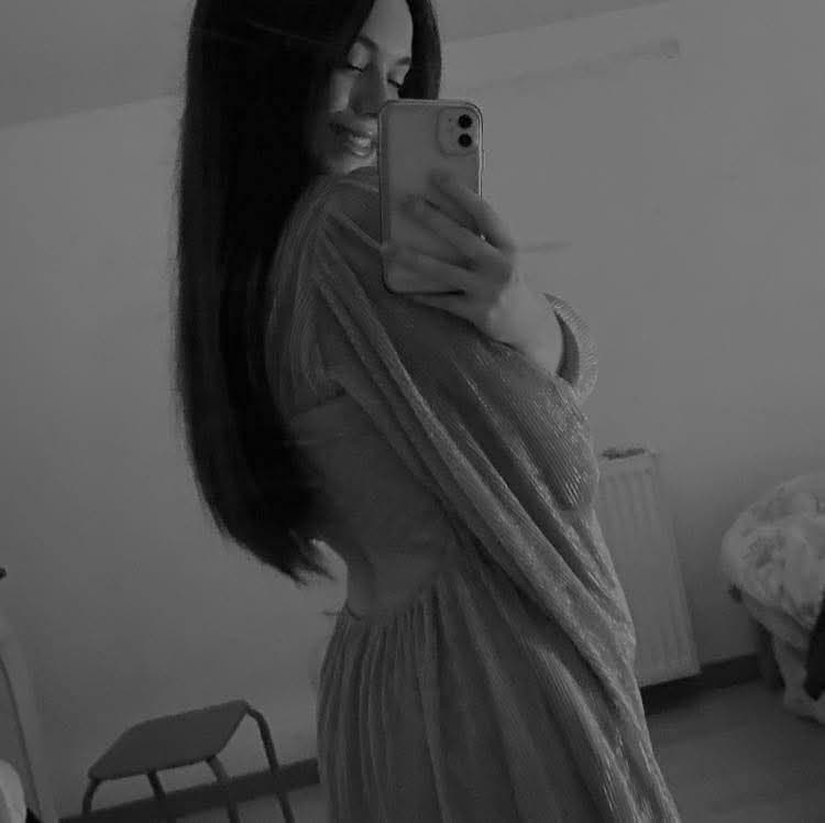 Ma soeur de 21 ans elle est trop belle régalez vous les gars