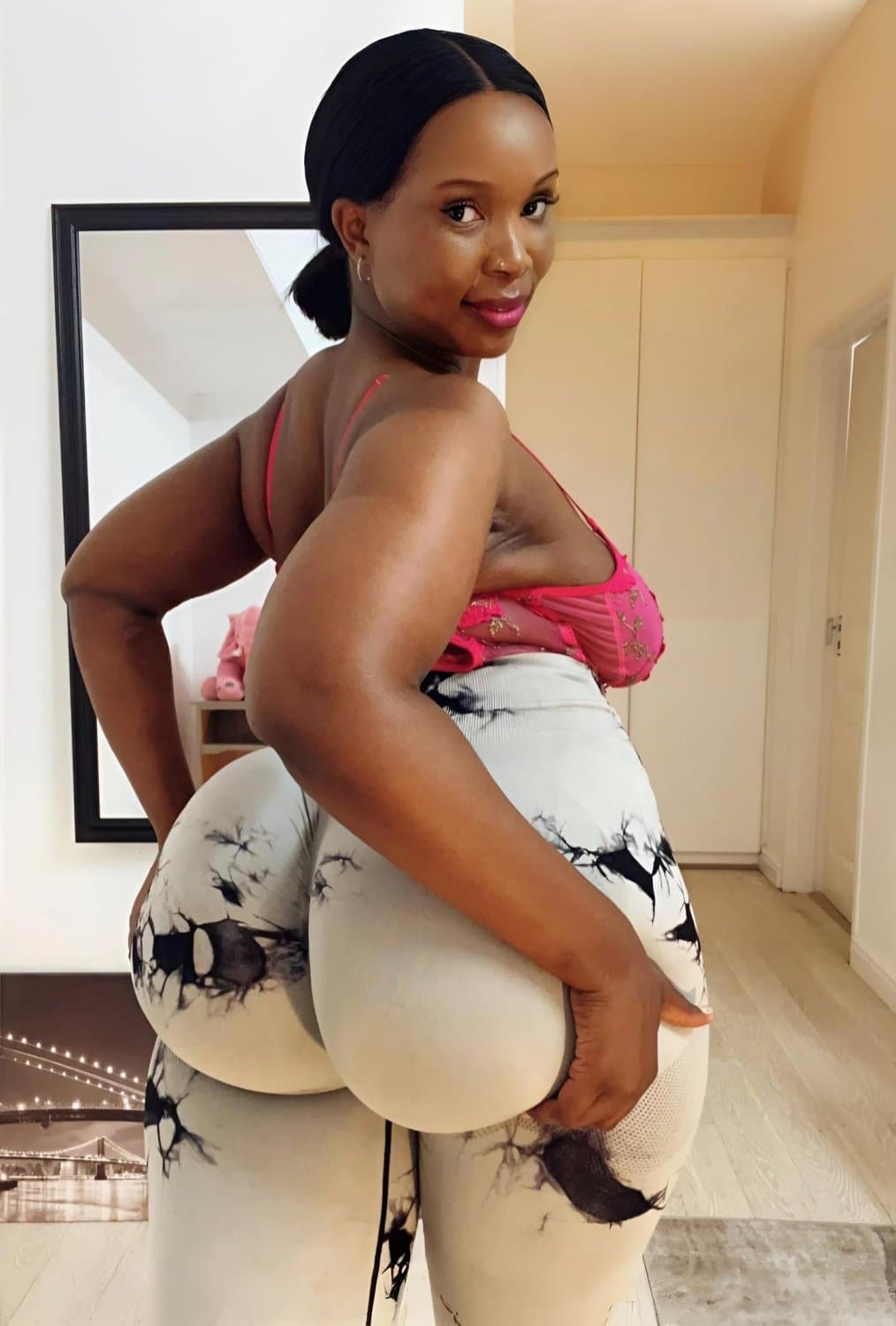 African Babe with a Big Oily Ass Riding and Sucking her Dildo