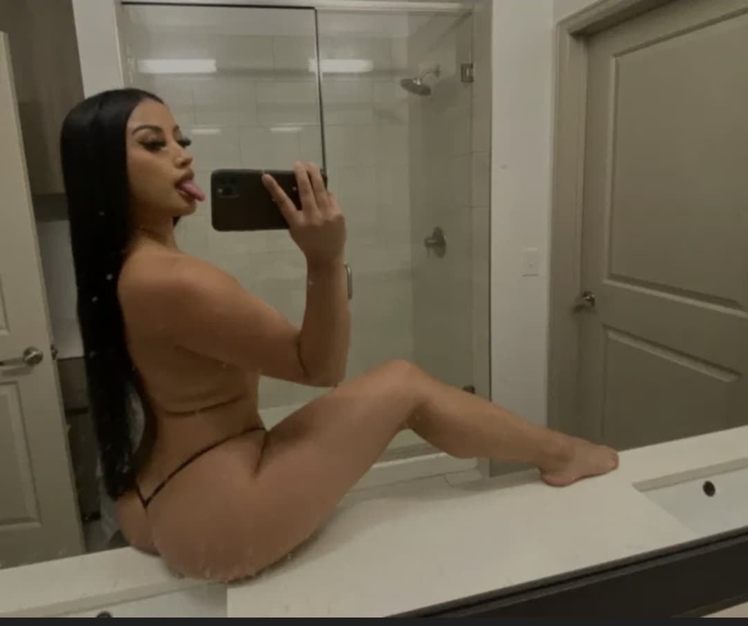 Click to view full size San Antonio baddie