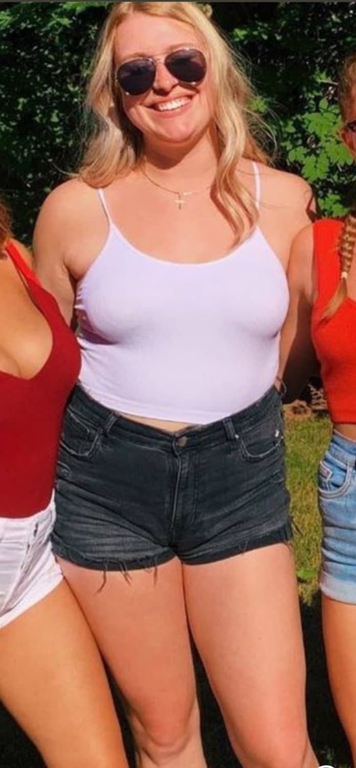 Busty PAWG I know irl would look a lot better w everyone’s load painting her glasses
