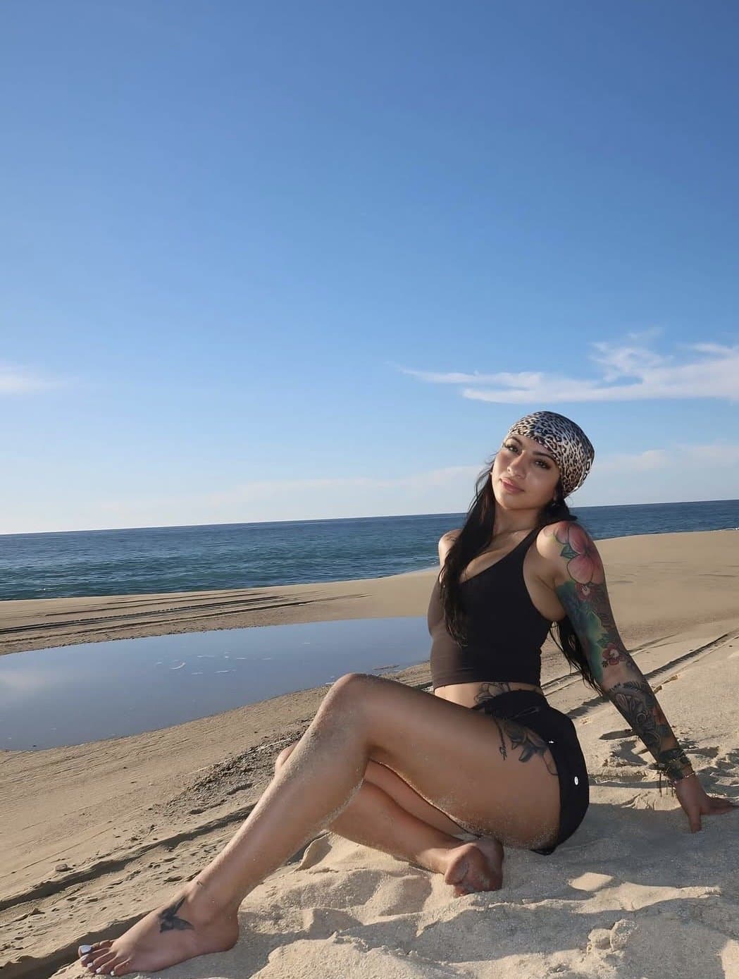 travis hunters gf leanna lenae is a baddie?