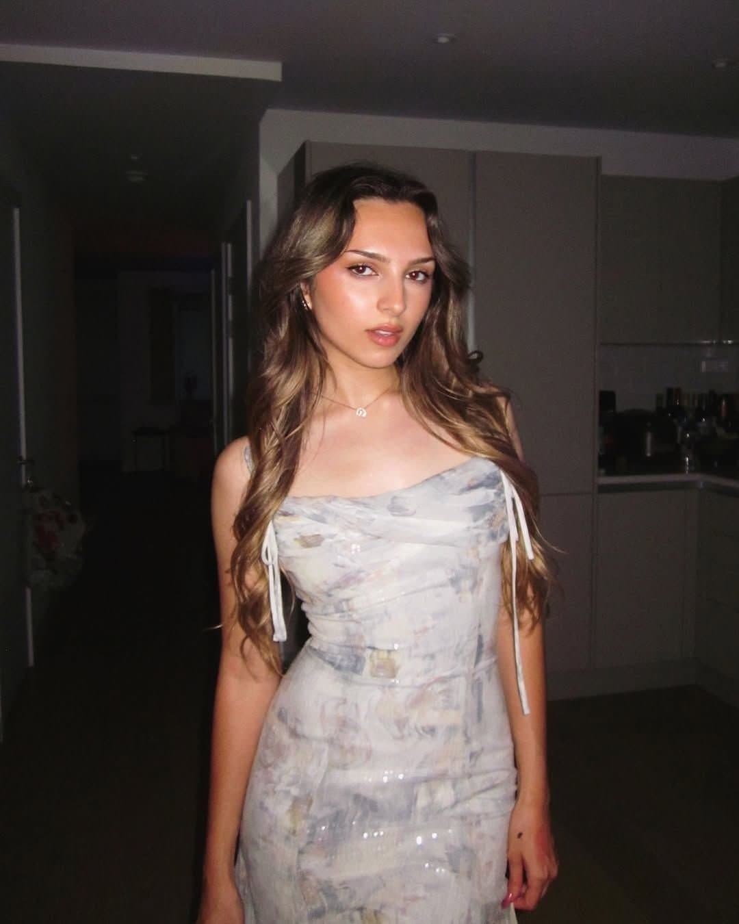 English-Brazilian slut Luiza