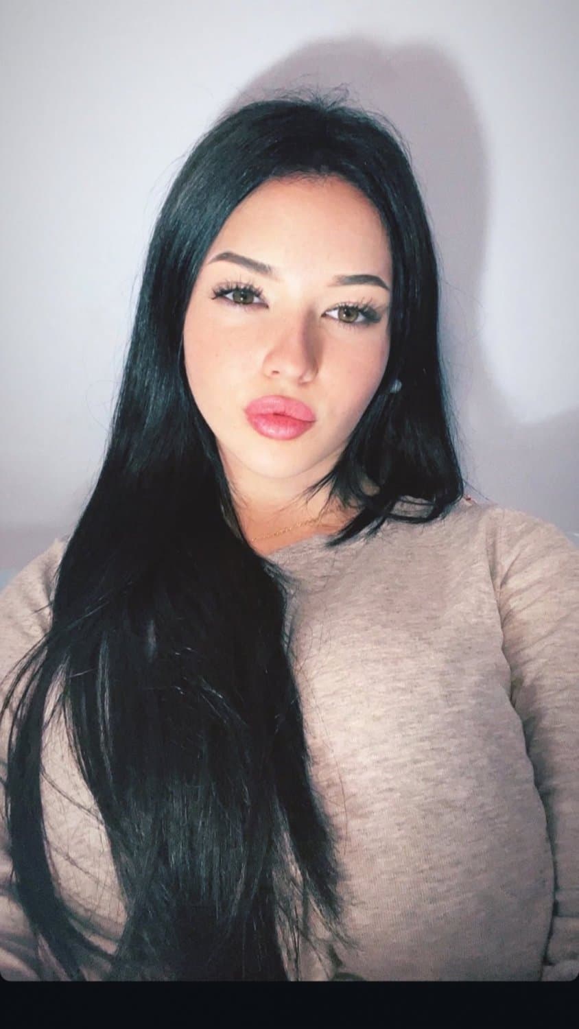 *21 años tiene esta hembra tetona