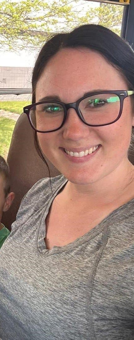 Big tit wife loves to play and show off