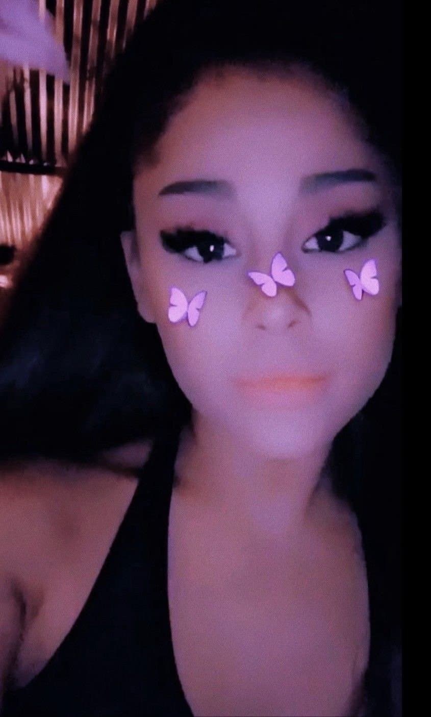 More Ariana Grande face/lips porn to goon to ?