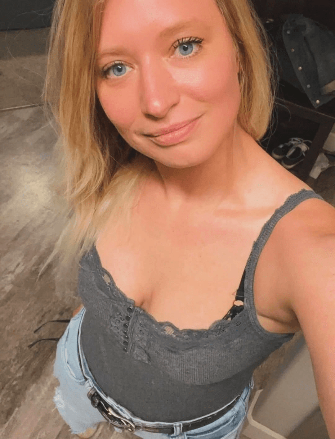 Stupid Dungeons and Dragons nerdy slut definitely needs locked up in a dungeon. Look at that face.?