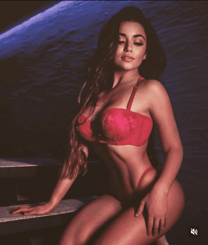 Mucina Yaret , Perfect Ass , Beautiful Body