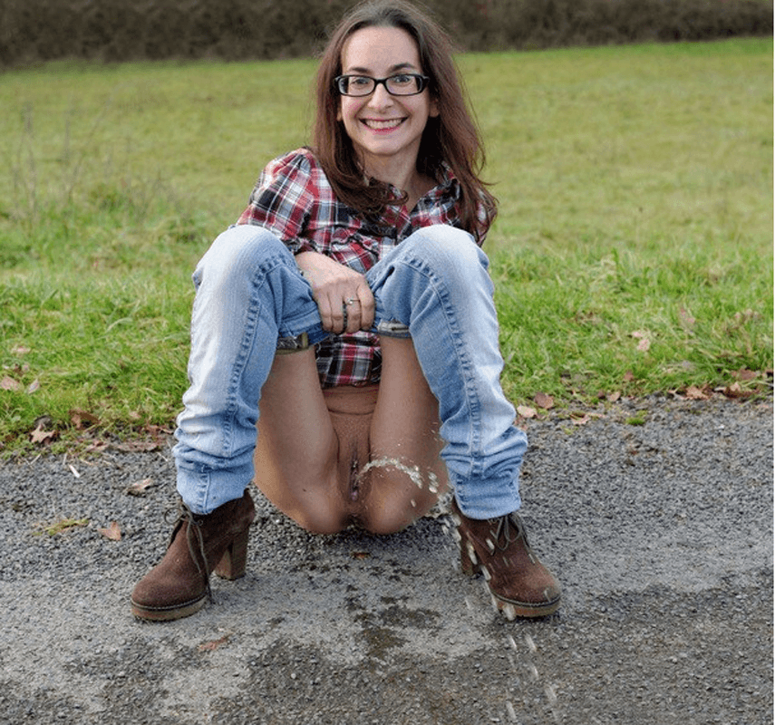 Mature Pissing Women