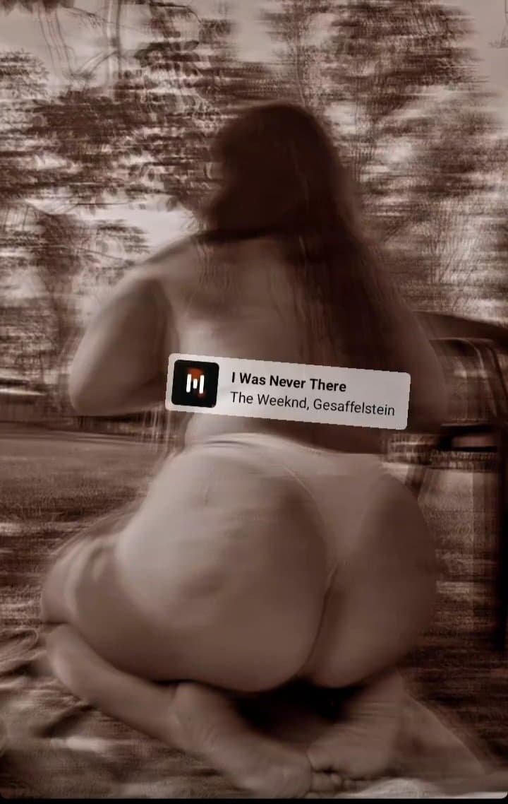 Gordi buena con cara angelical y con tremenda cola