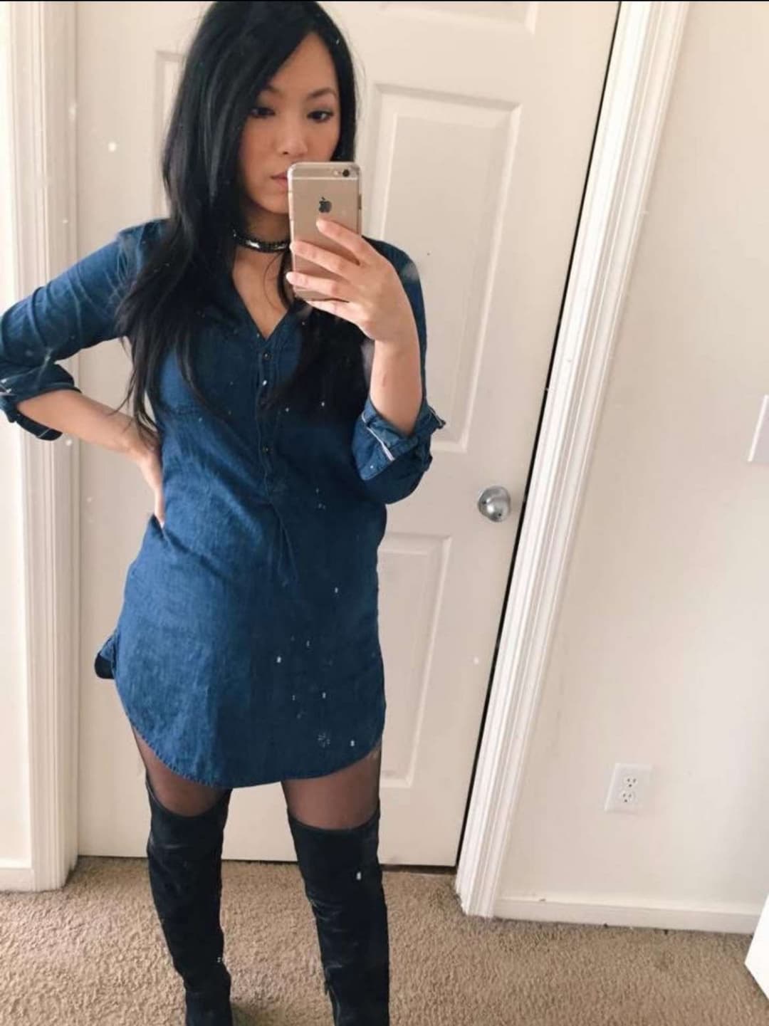 Risking Asian slut Gloria Tong dm or snap jmartin8857 to chat about her