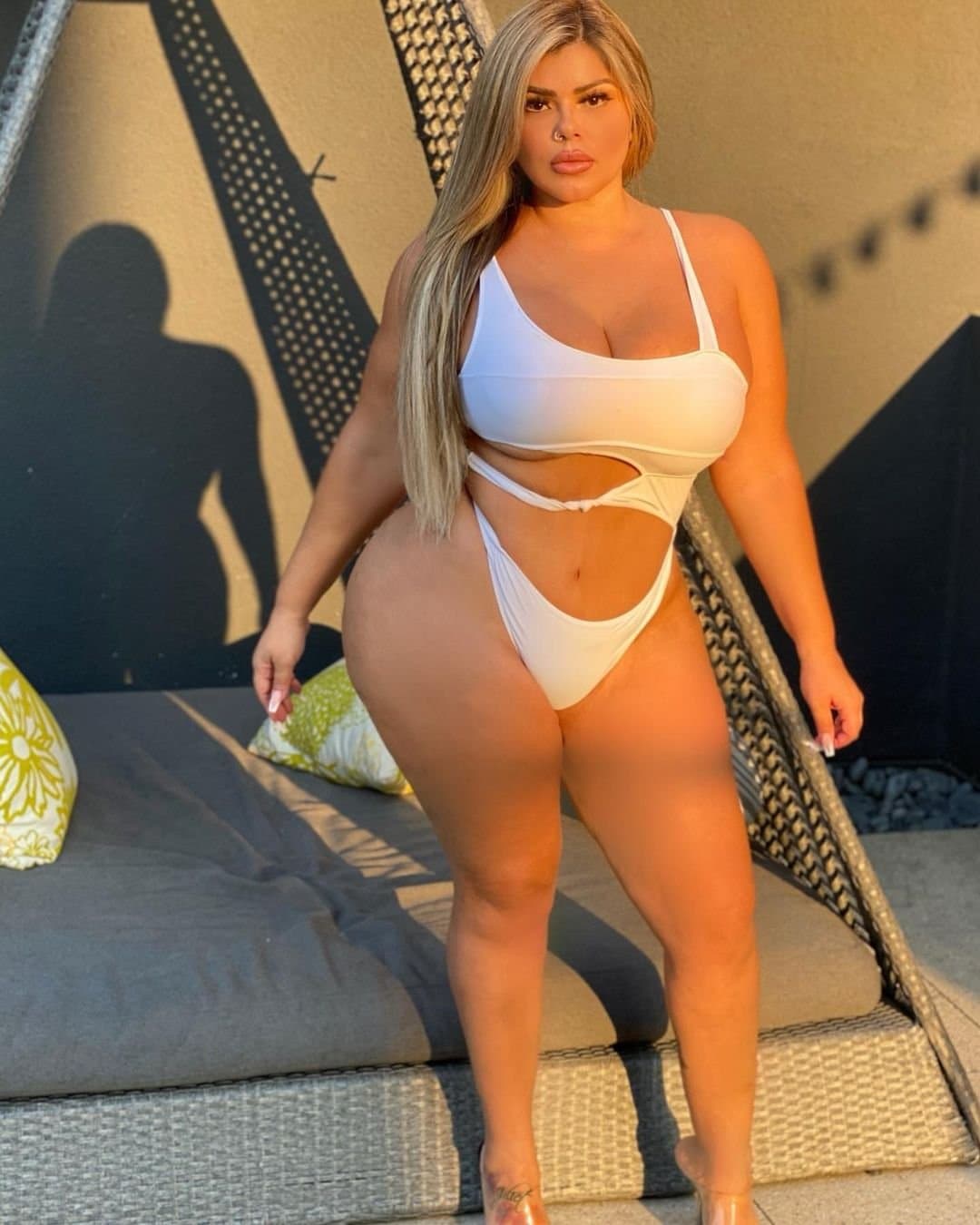 Michele Mendez Gordinha Loira Muito Gostosa