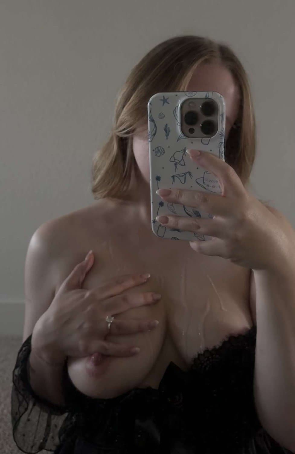 Sexy blonde slut Alyssa is a milf that loves a big facial