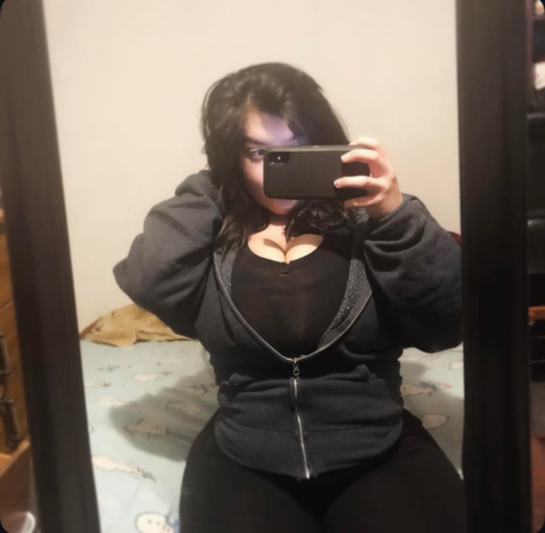 Click to view full size Alyssa Romero makes 13k men cum every tits posting titties