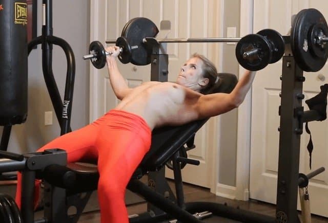 Sexy fit horny Cougar what would u do if u show her like this videos go on the link